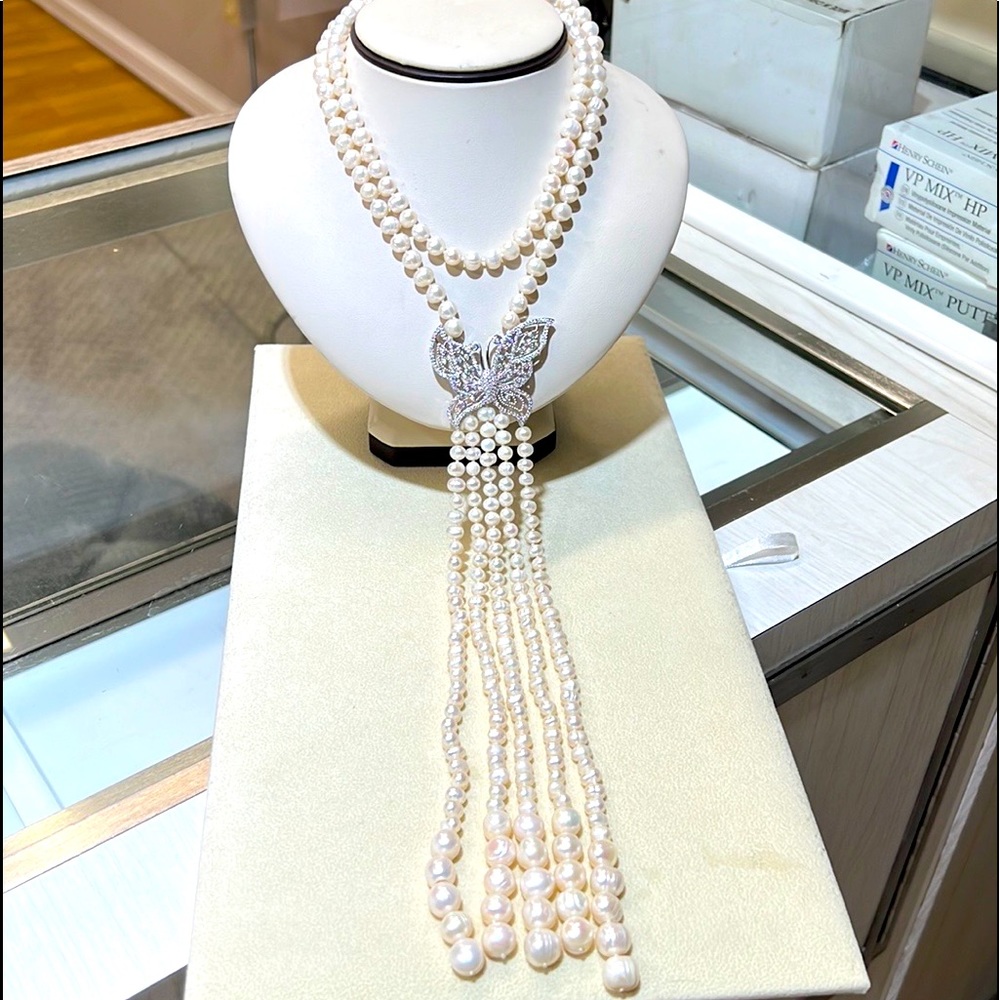 Pearls necklace